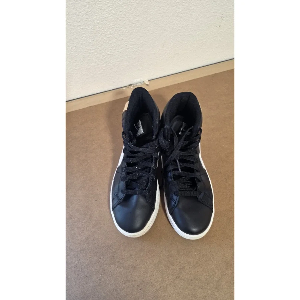 Nike court royale